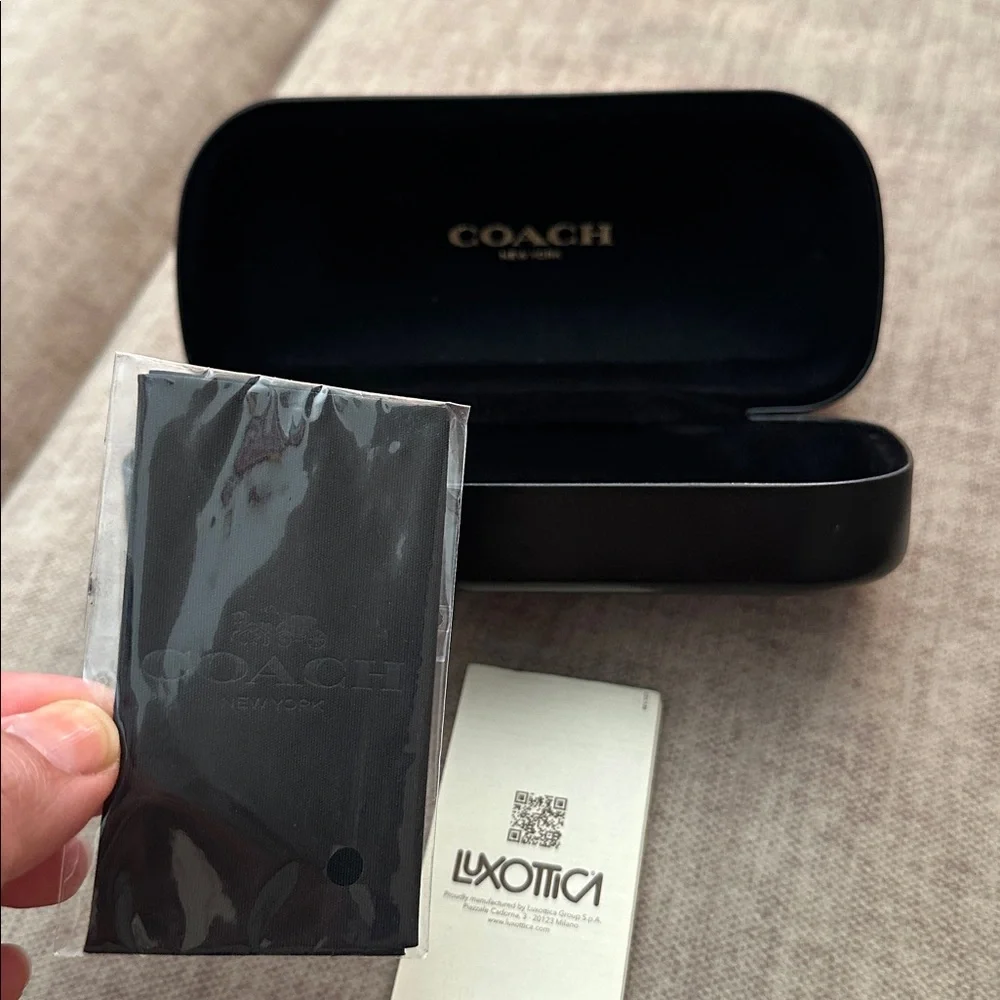 Coach sunglasses - Picture 9 of 10